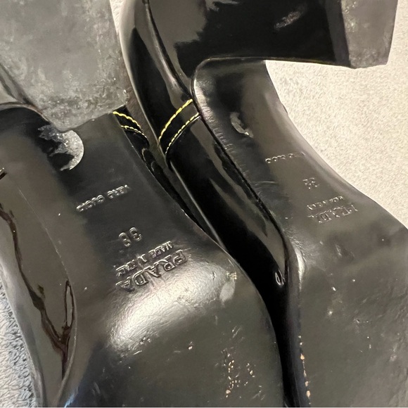 Authentic Vintage Prada heels - Picture 5 of 7
